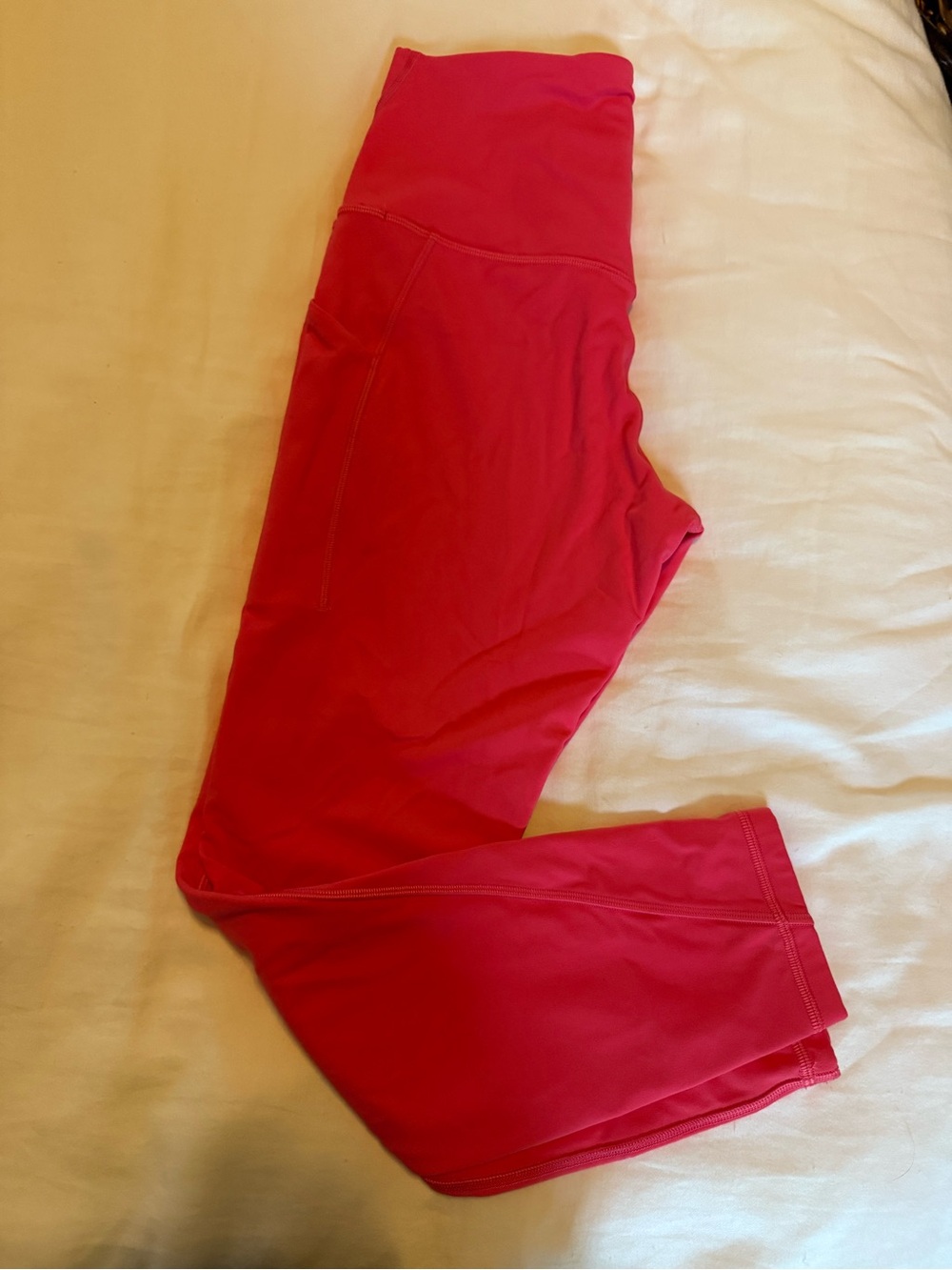 Lululemon Women’s Bright Pink Leggings with Pockets Size 8